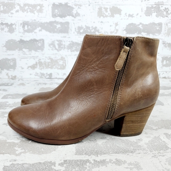 Crown Vintage Brown Leather Zip Up Block Heel Ankle Booties O273 - Picture 1 of 13